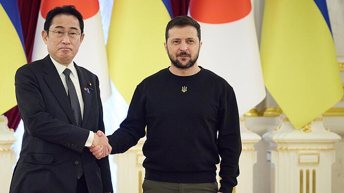 Meeting of Ukraine's President Wolodymyr Selenskyj and Fumio Kishida, the Prime Minister of Japan