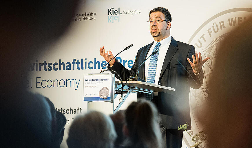 Prof. Daron Acemoglu, Ph.D., Professor für Volkswirtschaftslehre, Massachusetts Institute of Technology , Kategorie Wirtschaftswissenschaft