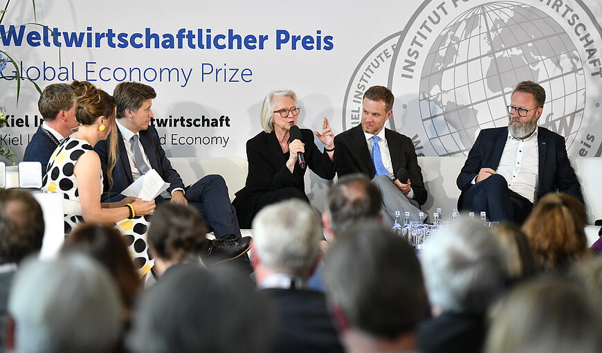Award winners in conversation on stage
