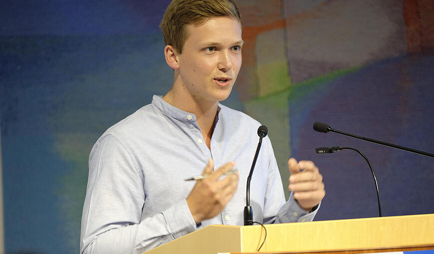 Kristof Hackethal (Gründer, PAPARE) im Plenary „Next Generation: Wer gestaltet die Welt von morgen?“