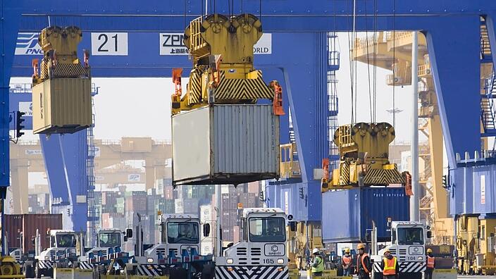 Container loading in a harbor