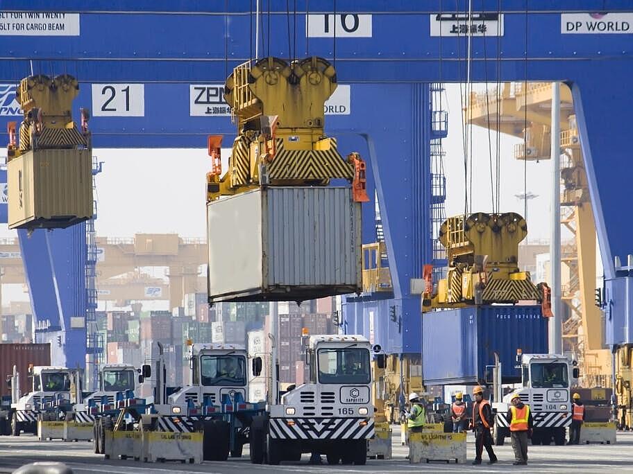 Container loading in a harbor