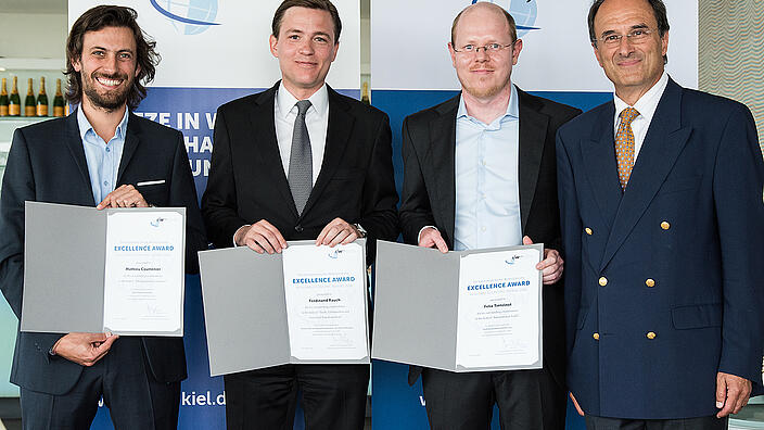 Excellence Award winners Mathieu Couttenier (Universität Genf), Ferdinand Rauch (University of Oxford), Felix Tintelnot (Chicago University) with Dennis J. Snower. 