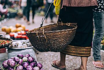 Shopping at the Market Shopping at the Market