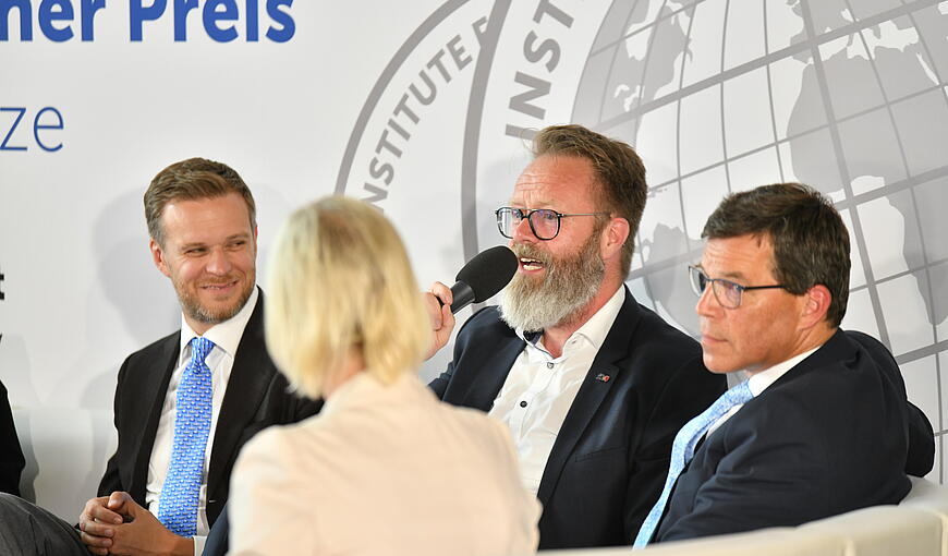 Claus Ruhe Madsen on stage