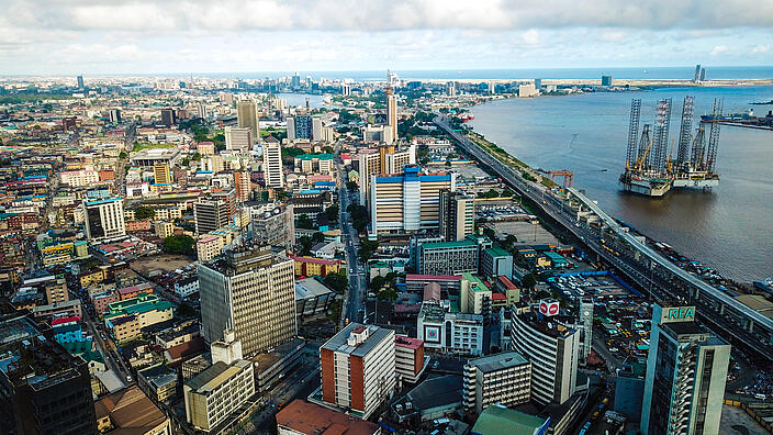 Luftaufnahme des Industriehafens Lagos Island, Nigeria