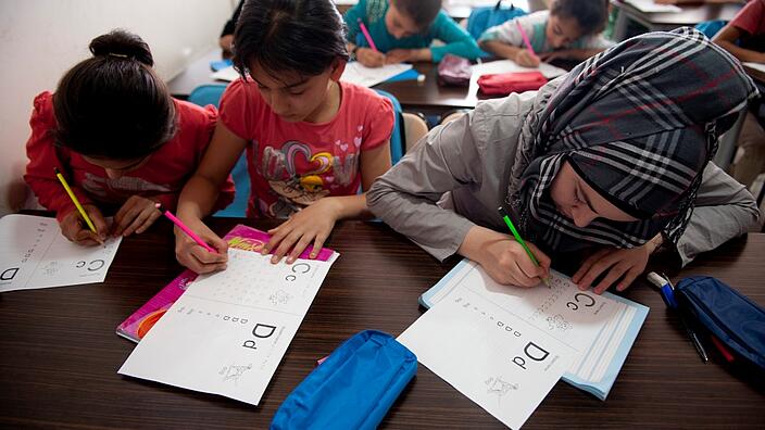 Syrian children and youngsters attending informal education and integration courses at Relief International communıty centre EU/ECHO/Abdurrahman Antakyali , Gaziantep