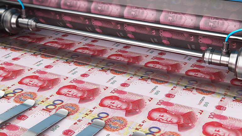 Printing 100 Chinese yuan money banknotes