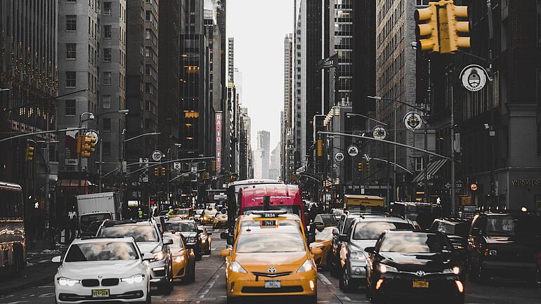 Cars waiting at a traffic light in New York City